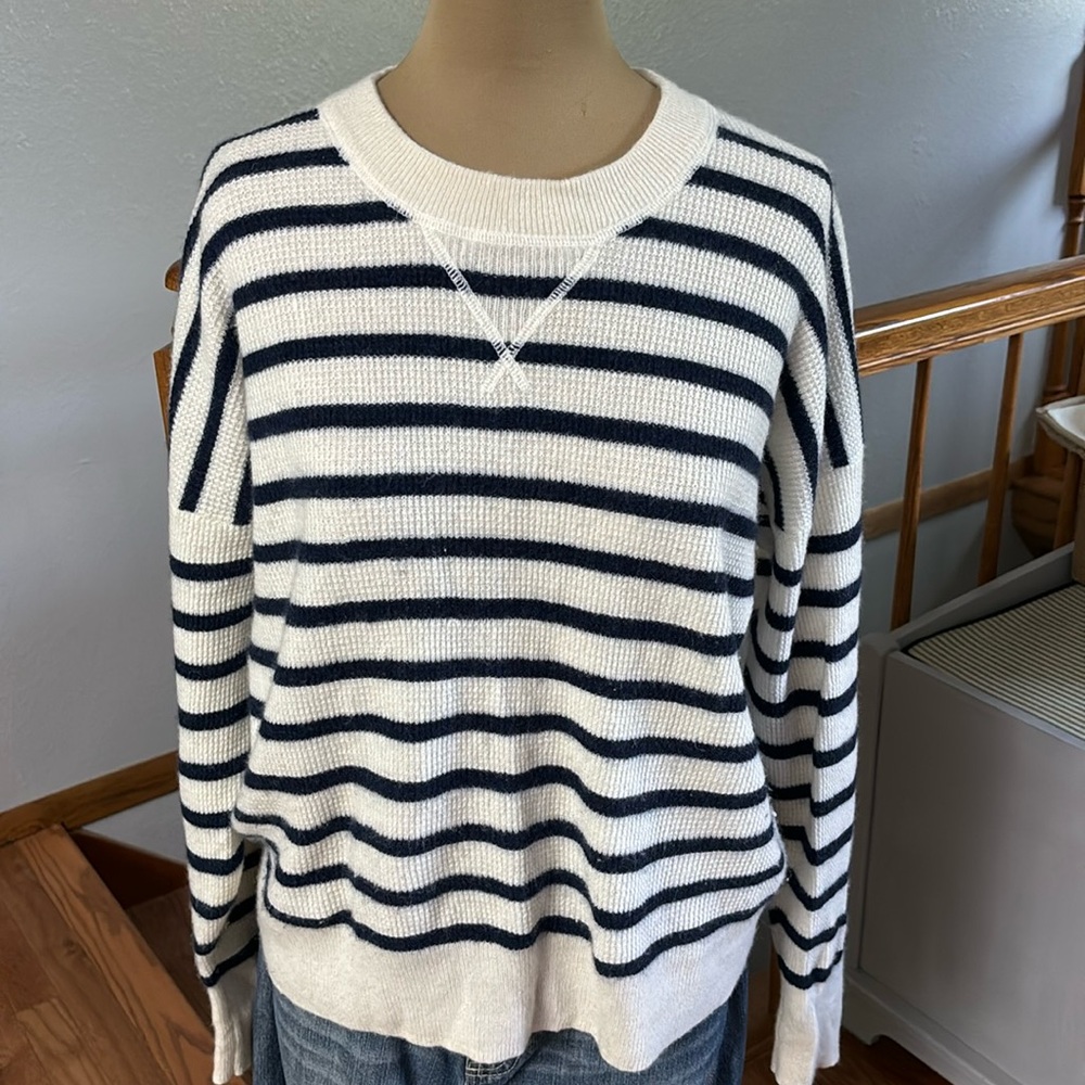 Madewell navy and cream cashmere sweater size large.